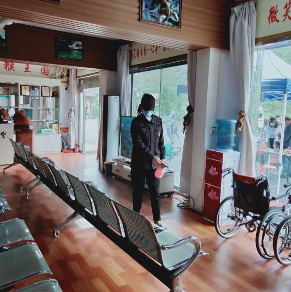五龙口景区为游客提供优质服务,树立文明旅游示范景区新形象